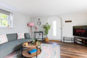 Ivy Mews - Converted Barn in Popular Village